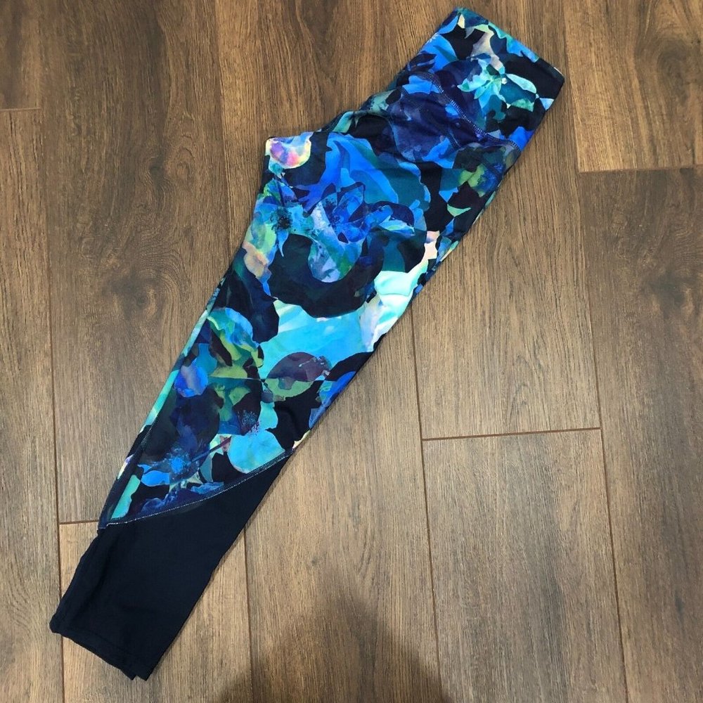Athleta Women's Sz XS Mystique Chaturanga Capri Leggings Mesh 212389-01
